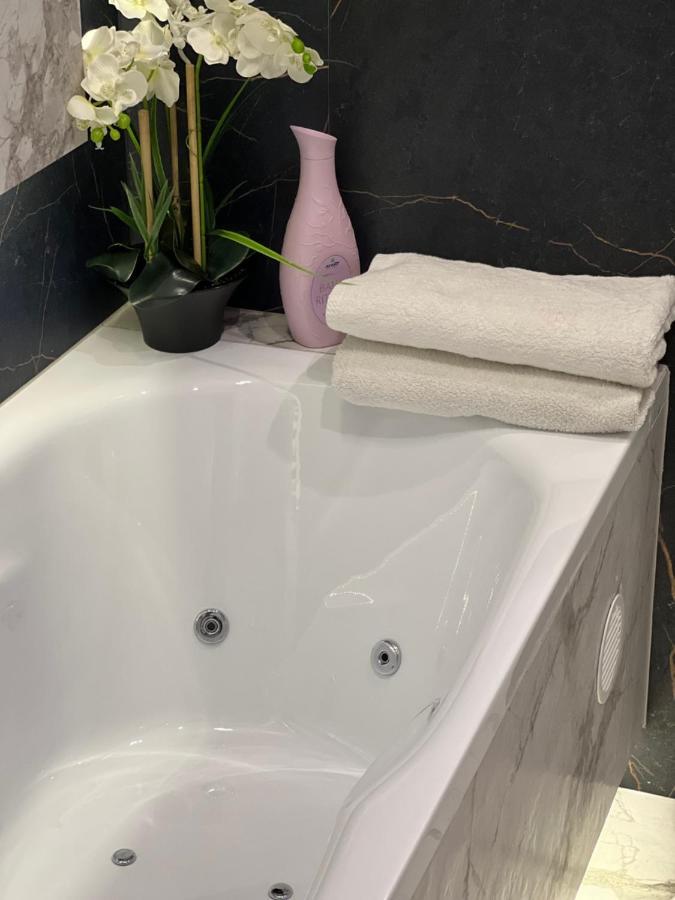 Family&Business Sauna Tężnia Apartments No 20 Leśny nad Zalewem z Balkonem i Parkingiem oraz możliwością wyżywienia - Exclusive New! Kielce Zewnętrze zdjęcie